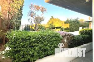 Дом 300м², 2-этажный, участок 6 сот.