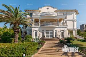 Дом 1200м², 3-этажный, участок 30 сот.