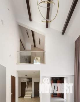 Коттедж 300м², 2-этажный, участок 6 сот.