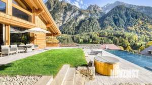 Дом 280м², 2-этажный, участок 18 сот.