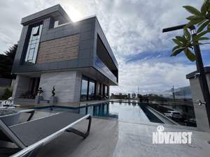 Дом 294м², 3-этажный, участок 5 сот.