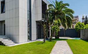 Дом 288м², 3-этажный, участок 8 сот.