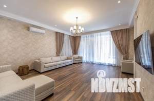 Дом 295м², 2-этажный, участок 5 сот.