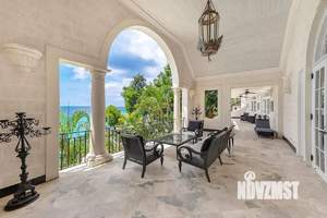 Дом 800м², 3-этажный, участок 50 сот.