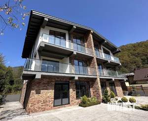 Дом 500м², 3-этажный, участок 8 сот.