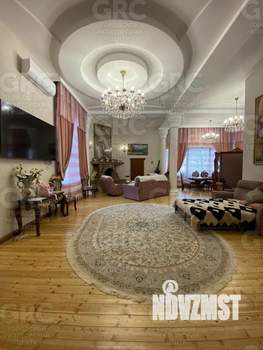 Дом 650м², 3-этажный, участок 10 сот.