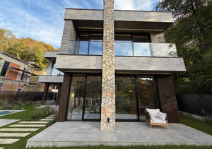 Дом 300м², 2-этажный, участок 6 сот.