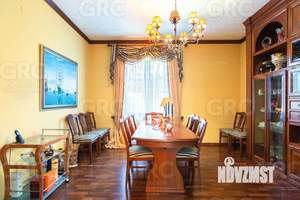 Дом 220м², 2-этажный, участок 6 сот.