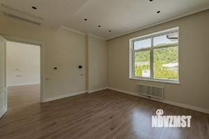 Дом 1500м², 3-этажный, участок 30 сот.