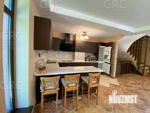 Дом 240м², 3-этажный, участок 7 сот.