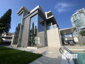 Дом 301м², 3-этажный, участок 12 сот.