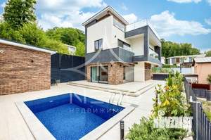 Дом 230м², 2-этажный, участок 5 сот.