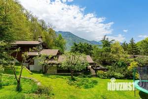 Дом 299м², 3-этажный, участок 15 сот.