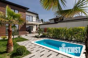 Дом 200м², 2-этажный, участок 6 сот.