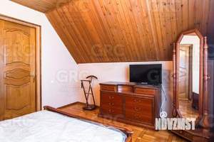 Дом 284м², 3-этажный, участок 5 сот.