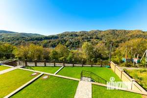 Дом 318м², 3-этажный, участок 6 сот.