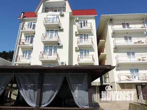 Дом 1260м², 2-этажный, участок 6 сот.