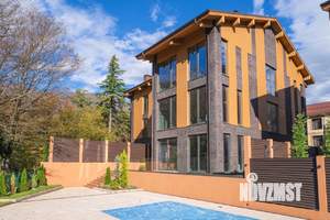 Дом 300м², 3-этажный, участок 6 сот.