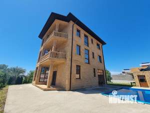 Коттедж 330м², 3-этажный, участок 7 сот.