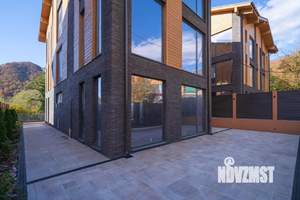 Дом 300м², 3-этажный, участок 6 сот.