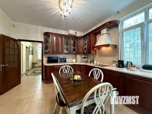 Дом 300м², 4-этажный, участок 12 сот.