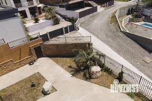 Коттедж 330м², 3-этажный, участок 7 сот.