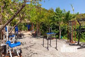 Коттедж 500м², 4-этажный, участок 20 сот.