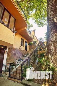 Дом 300м², 2-этажный, участок 4 сот.