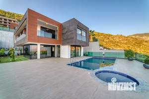 Дом 300м², 2-этажный, участок 6 сот.