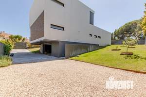 Коттедж 256м², 2-этажный, участок 6 сот.