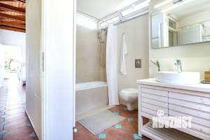 Дом 392м², 3-этажный, участок 40 сот.