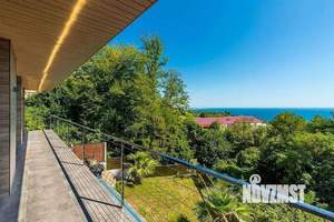 Дом 220м², 2-этажный, участок 8 сот.