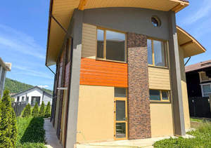 Дом 180м², 2-этажный, участок 5 сот.