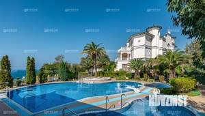 Дом 1200м², 3-этажный, участок 30 сот.