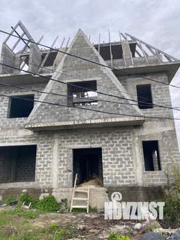 Дом 610м², 3-этажный, участок 6 сот.