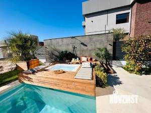 Коттедж 300м², 2-этажный, участок 6 сот.