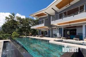 Дом 212м², 2-этажный, участок 9 сот.