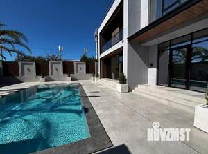 Дом 285м², 2-этажный, участок 6 сот.