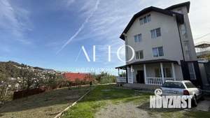 Дом 300м², 3-этажный, участок 10 сот.