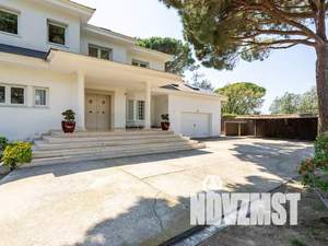 Коттедж 500м², 2-этажный, участок 20 сот.