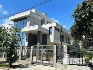 Коттедж 280м², 3-этажный, участок 9 сот.