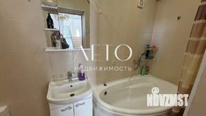 Дом 300м², 3-этажный, участок 10 сот.