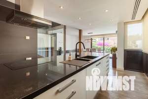 Коттедж 360м², 2-этажный, участок 7 сот.