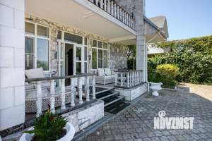 Дом 400м², 3-этажный, участок 20 сот.