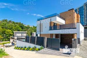 Дом 300м², 2-этажный, участок 5 сот.