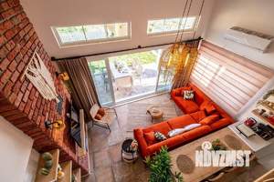 Коттедж 168м², 2-этажный, участок 7 сот.