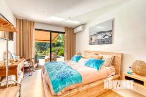 Дом 230м², 2-этажный, участок 8 сот.