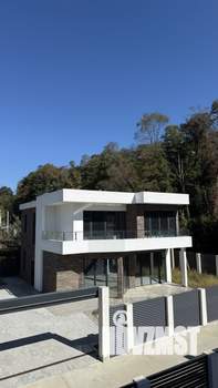 Дом 220м², 2-этажный, участок 8 сот.