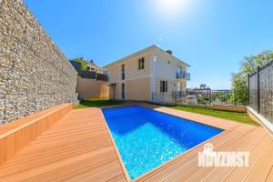 Дом 450м², 3-этажный, участок 10 сот.