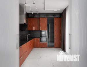 Коттедж 300м², 2-этажный, участок 6 сот.